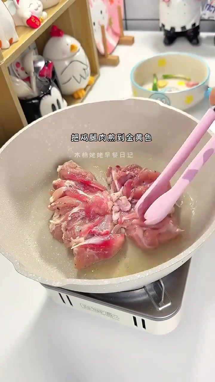 小学生早餐不重样，做了照烧鸡腿饭和鸡蛋萝卜汤