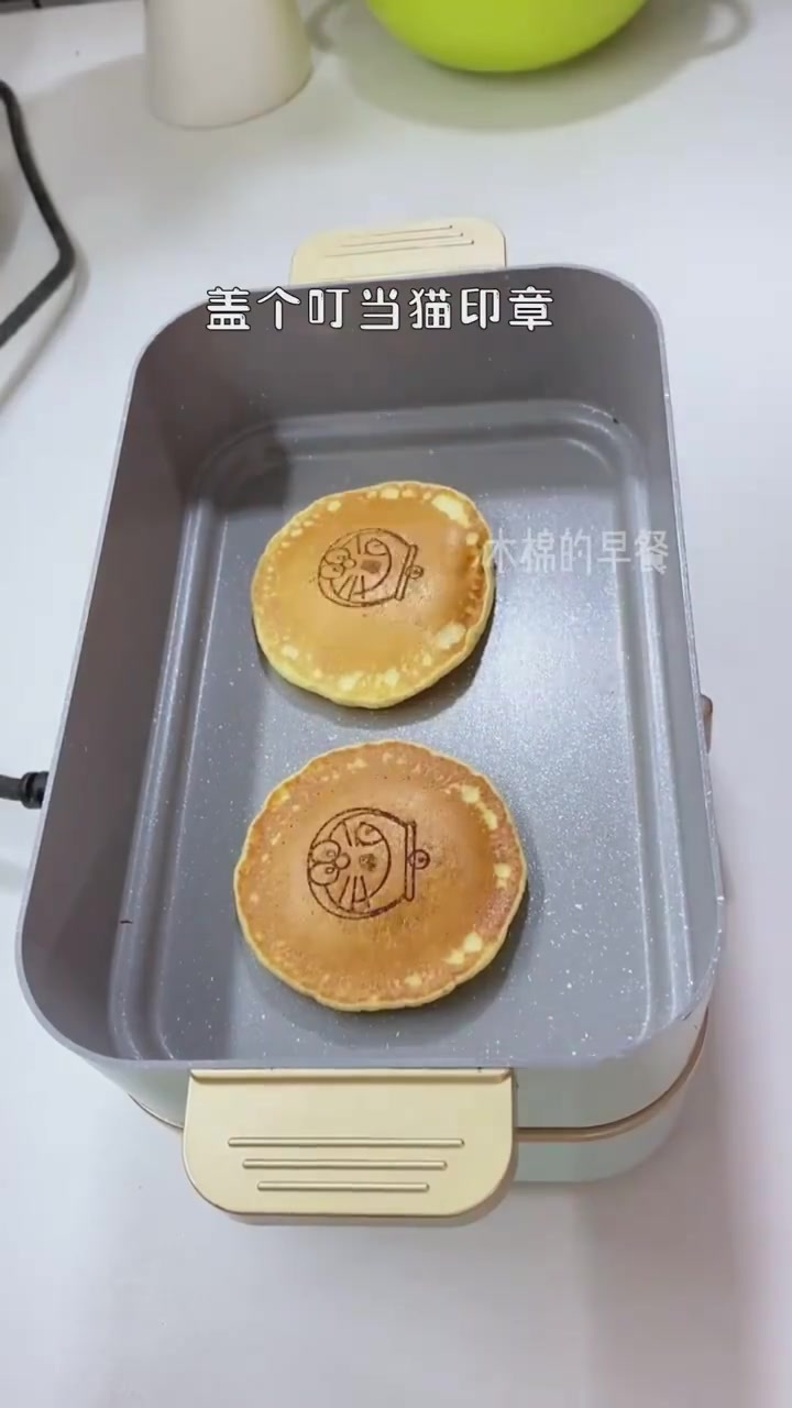 今天偷懒,给小朋友做了谷物松饼