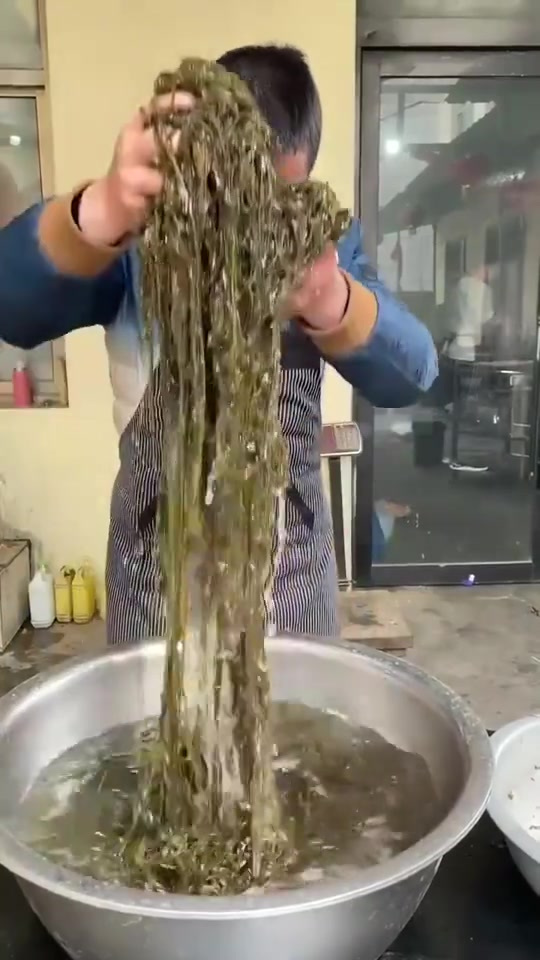 酸汤海带丝，民间传统美食