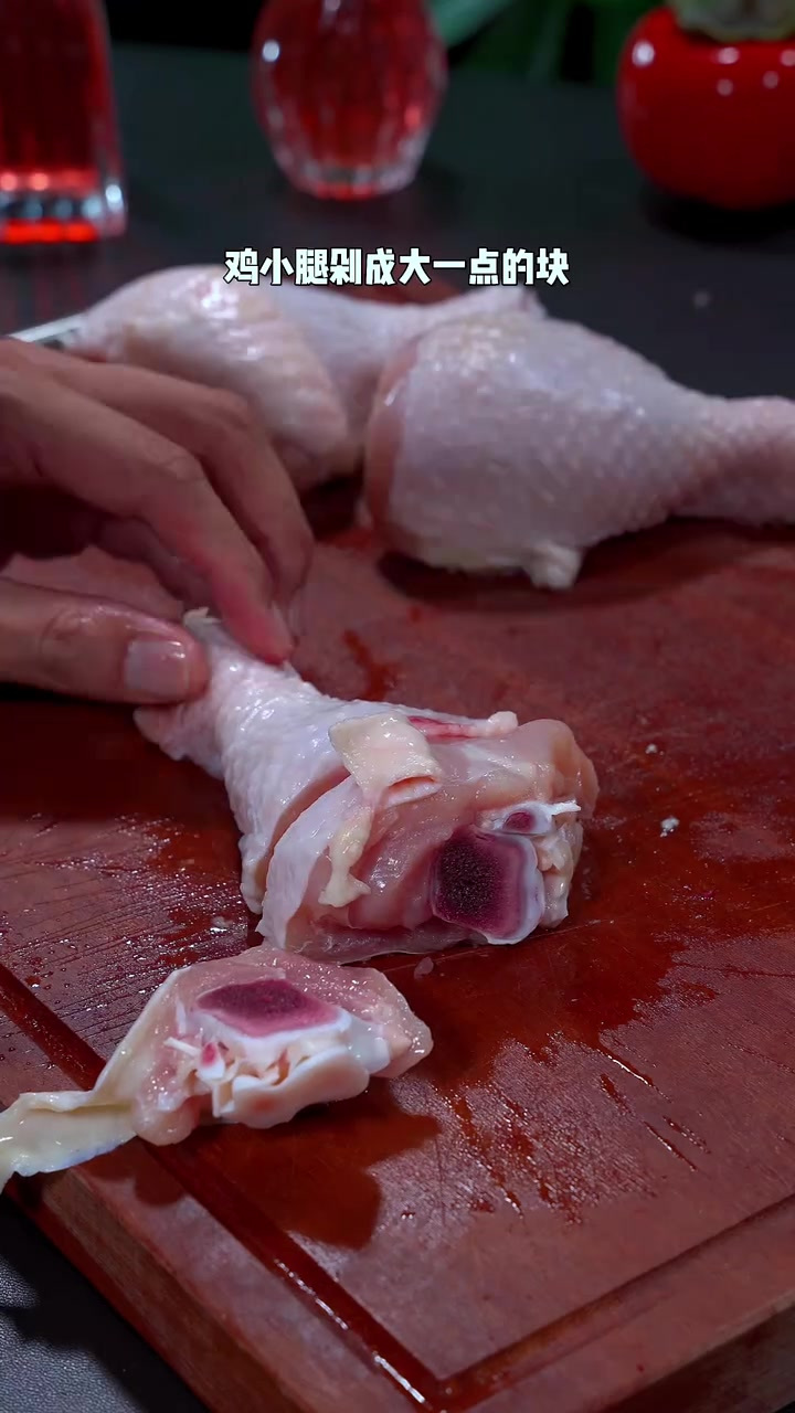 我认为这是鸡肉最简单好吃的做法,不放一滴水,葱香浓郁又好吃