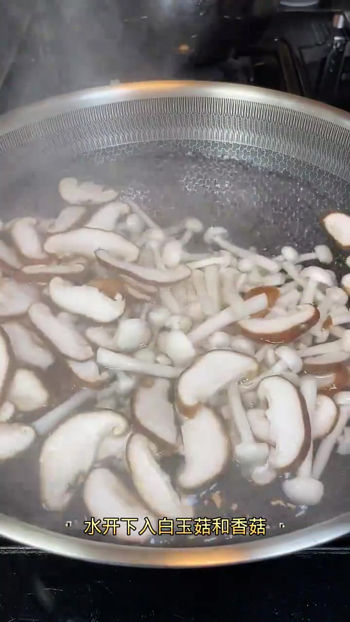 分享一个蘑菇炒肉片做法