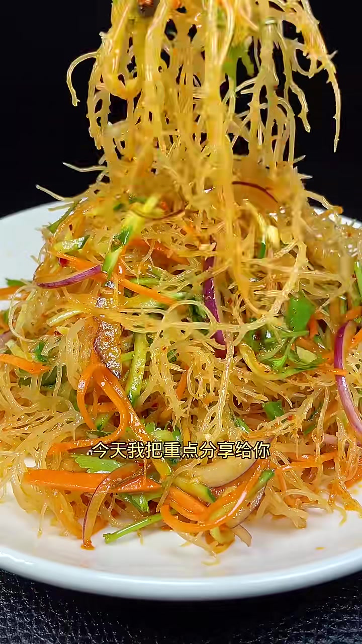 龙须菜又名鹿鹿角菜，我老家又叫竹笋花