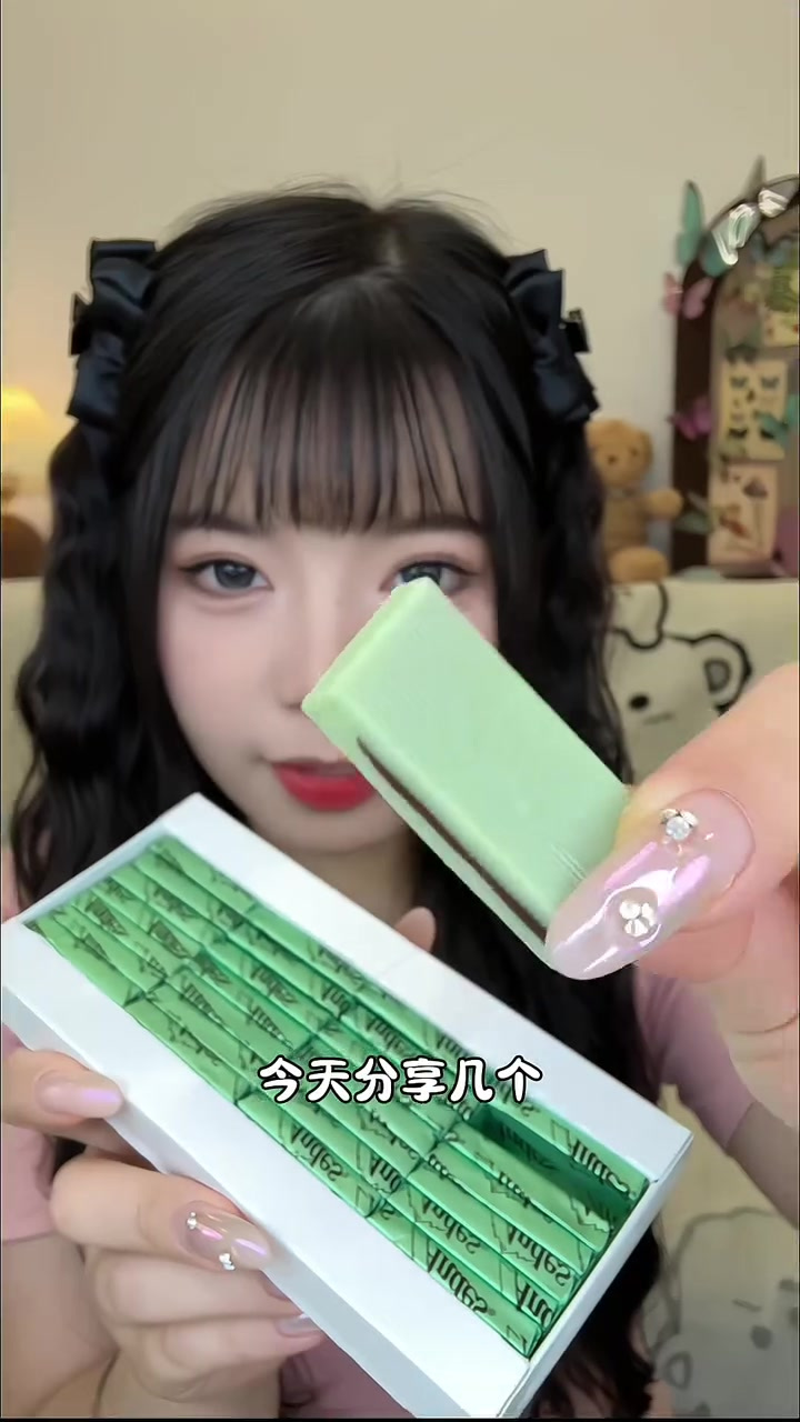 网上超火的巧克力零食，一口惊艳