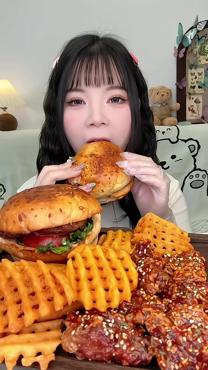 香辣汉堡加炸鸡,吃货的快乐时刻