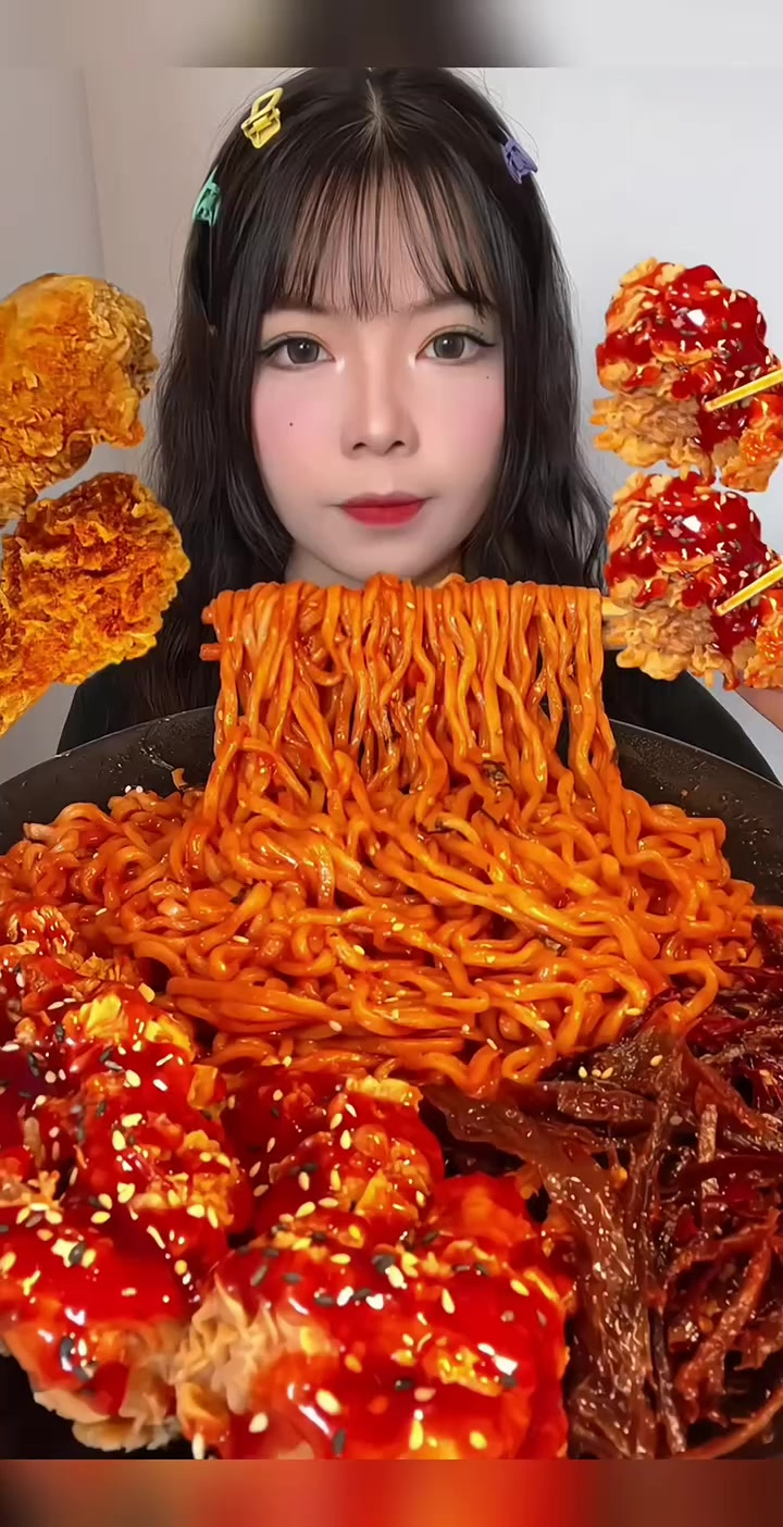 炸鸡火鸡面，永远好这一口，越辣越好吃