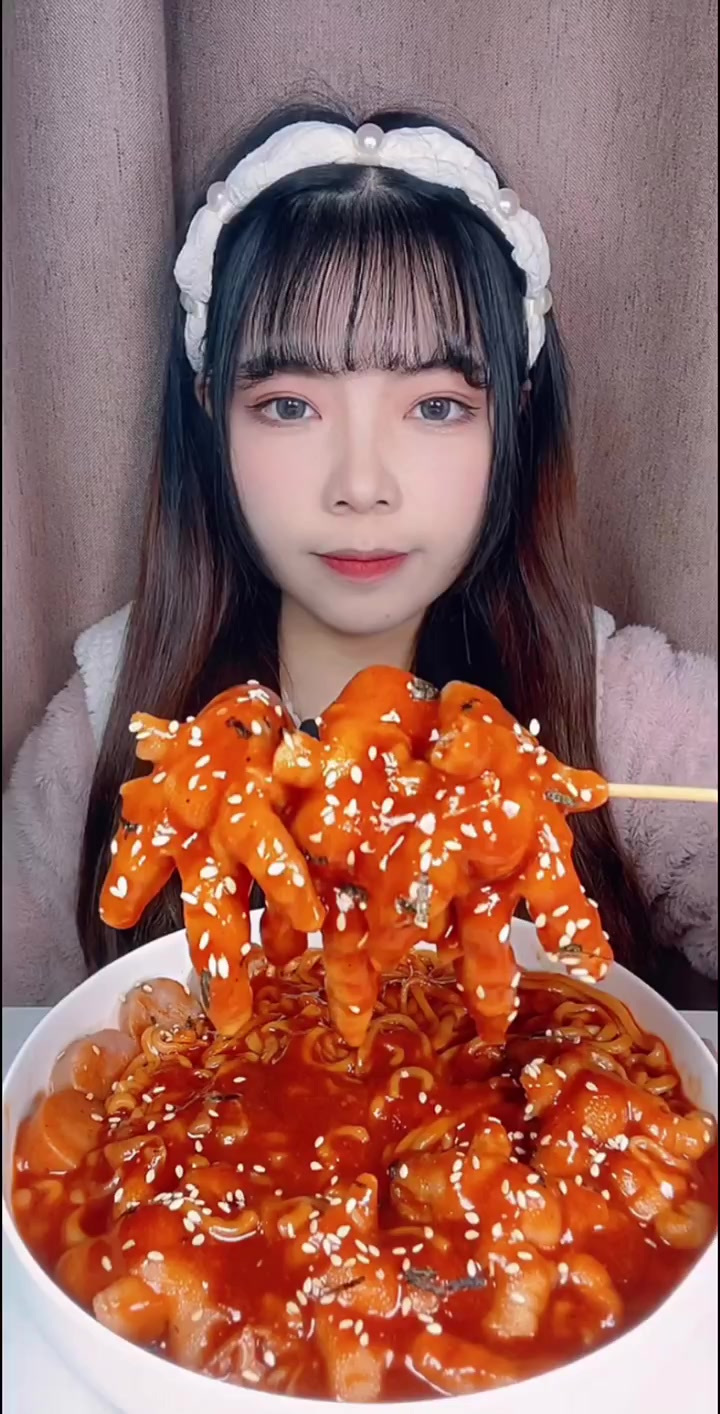 无骨鸡爪拌面，真的巨好吃