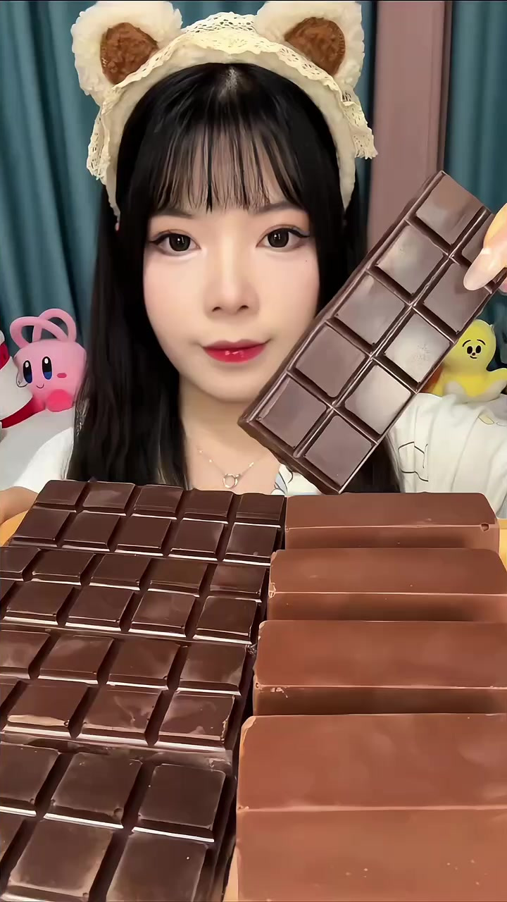 沉浸式吃巧克力，丝滑浓郁，嘎嘣脆