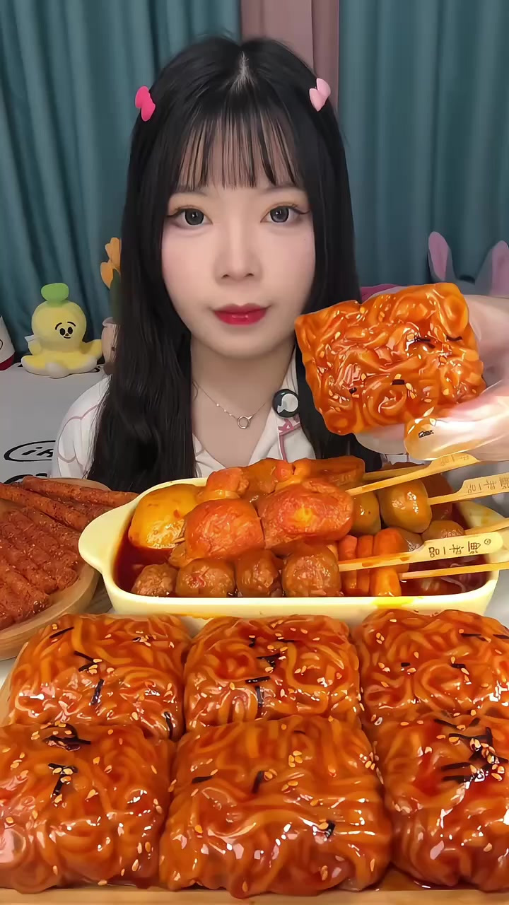 热乎乎的关东煮，香辣辣的火鸡面