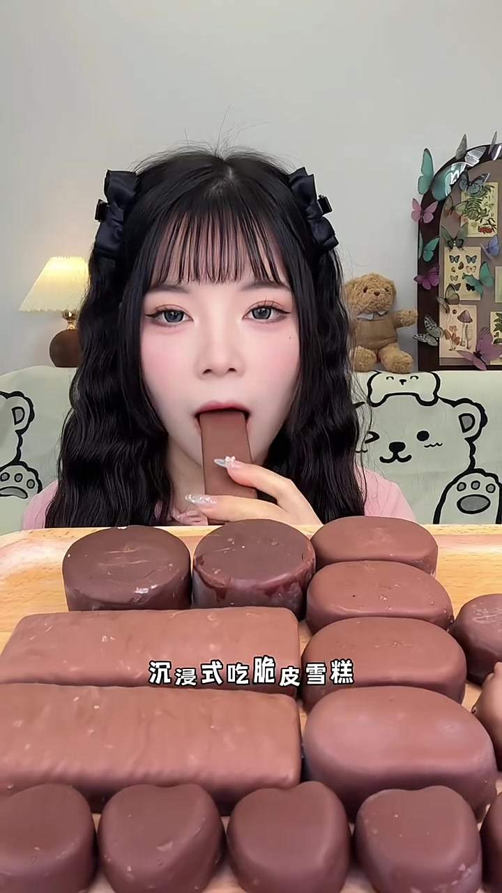 沉浸式吃巧克力脆皮雪糕，嘎嘣酥脆一点也不腻