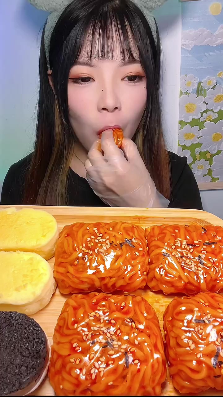 糯叽叽春卷火鸡面和奶呼呼的半熟芝士，太满足啦