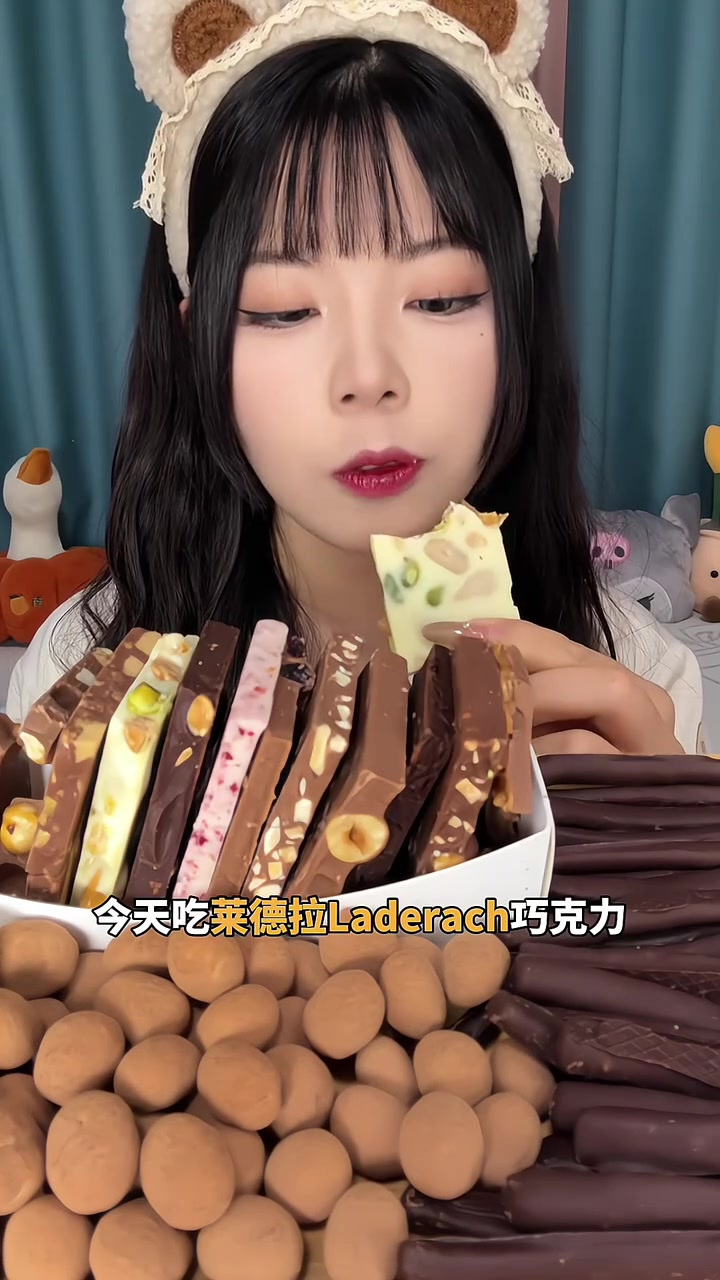 沉浸式吃坚果巧克力，各种口味都来点
