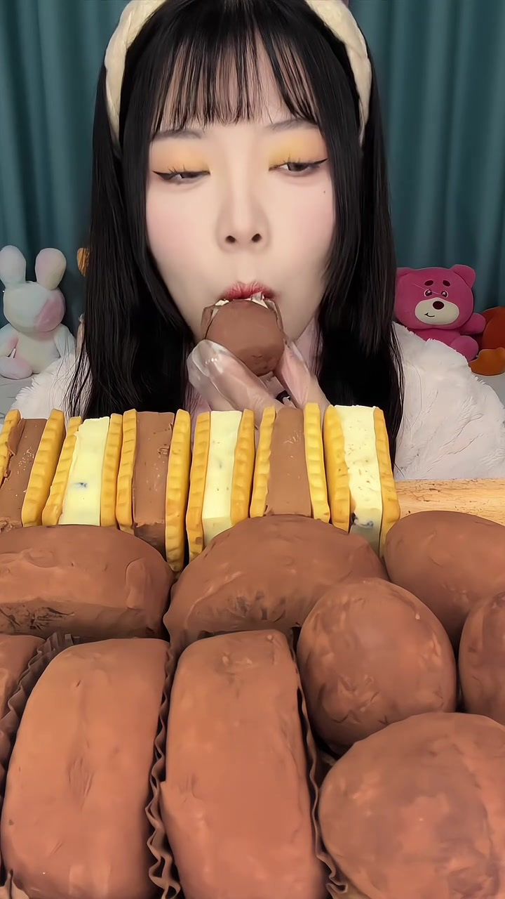 巧克力脏脏金蛋，谁懂巧克力脆皮的快乐