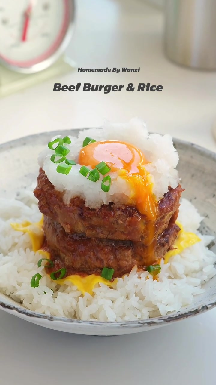 日式双层牛肉芝士堡盖饭,酱汁浓郁超满足