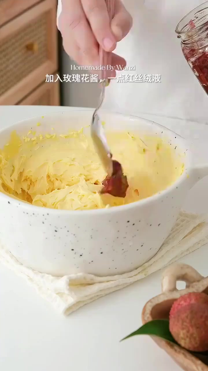 玫瑰荔枝提拉米苏，少女心甜蜜下午茶