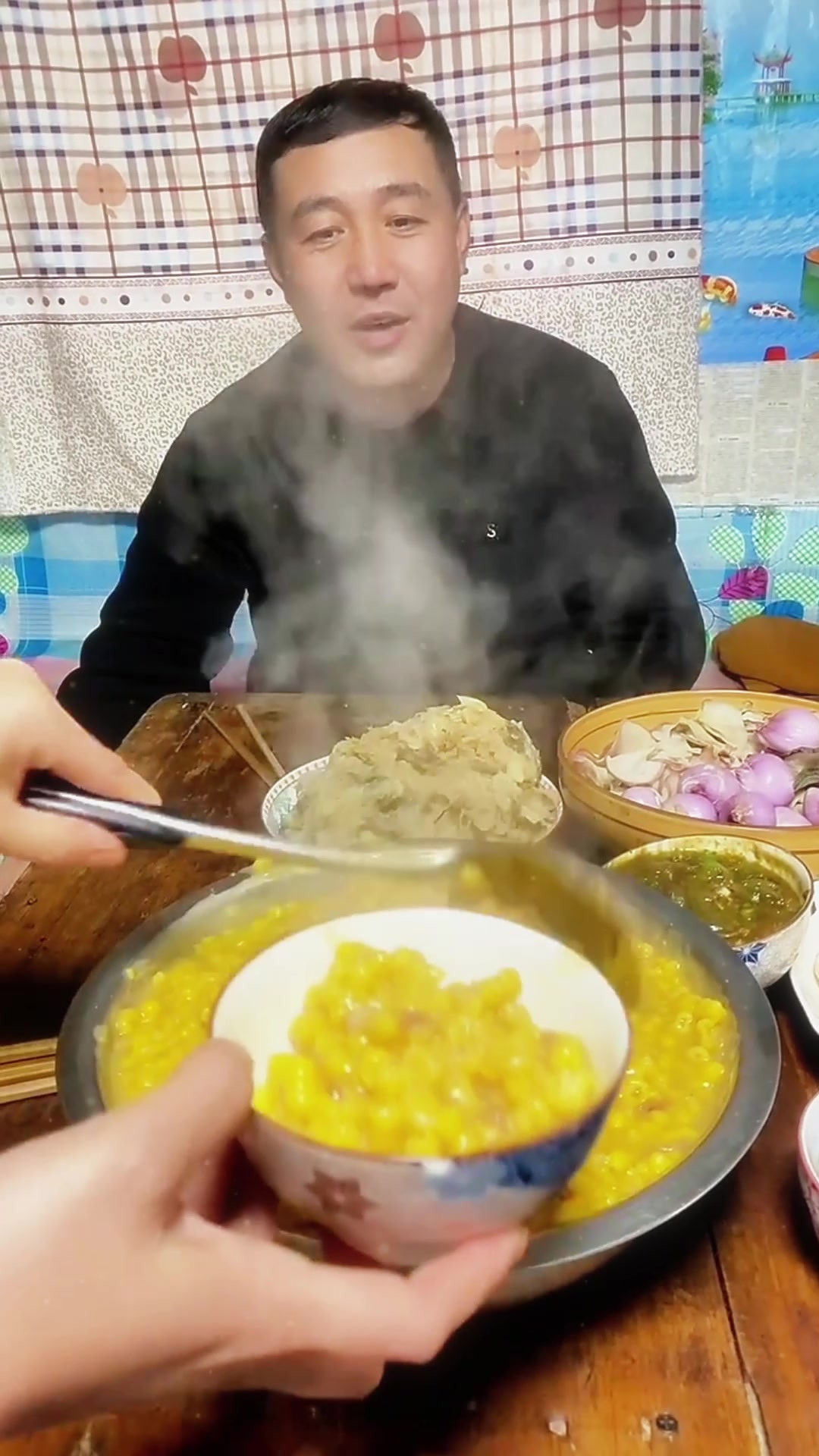 大碴粥配上小咸菜，真的美呀