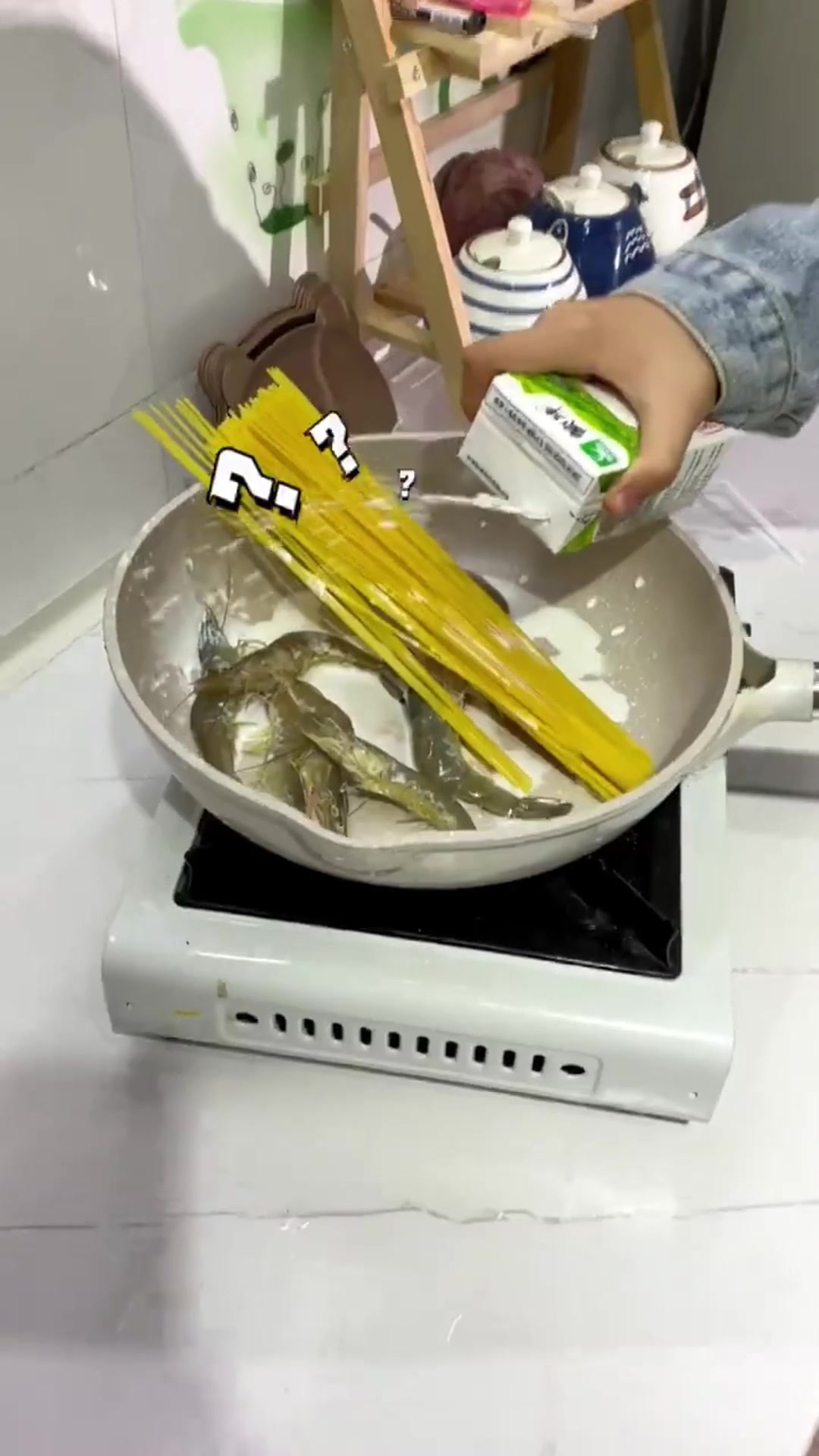 满口留香的蒜香虾仁奶油意面，奶呼呼的好吃到舔盘