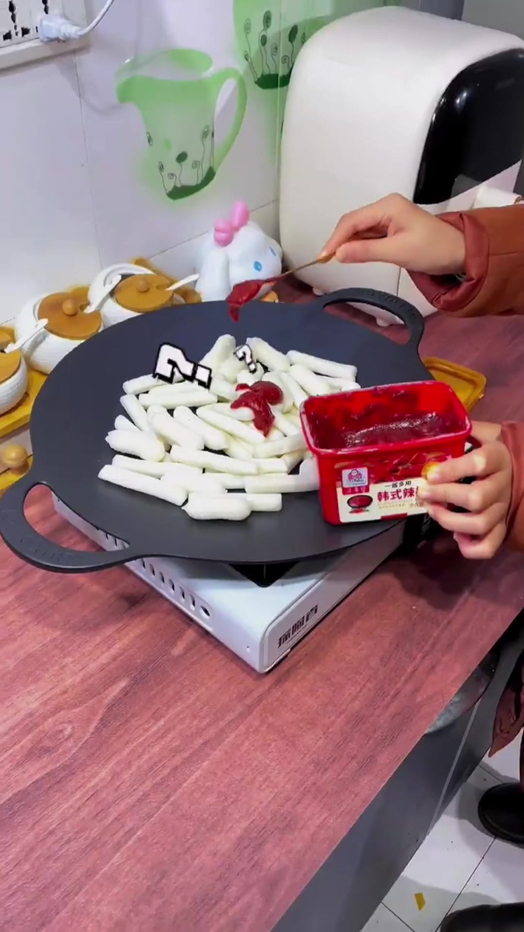 如何给女儿做，甜辣软糯的韩式辣炒年糕