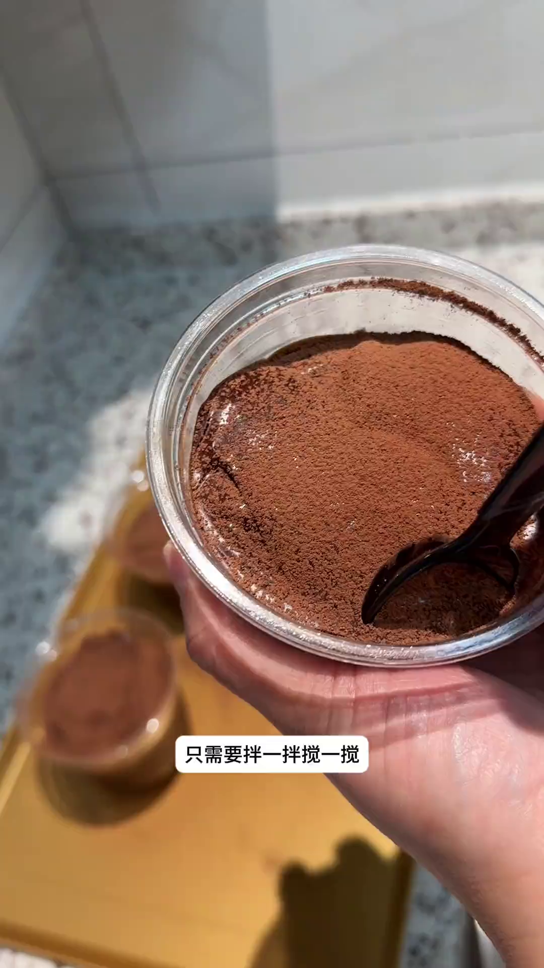 只需拌一拌搅一搅,甜品店里最贵的巧克力冰山熔岩真是太好做了