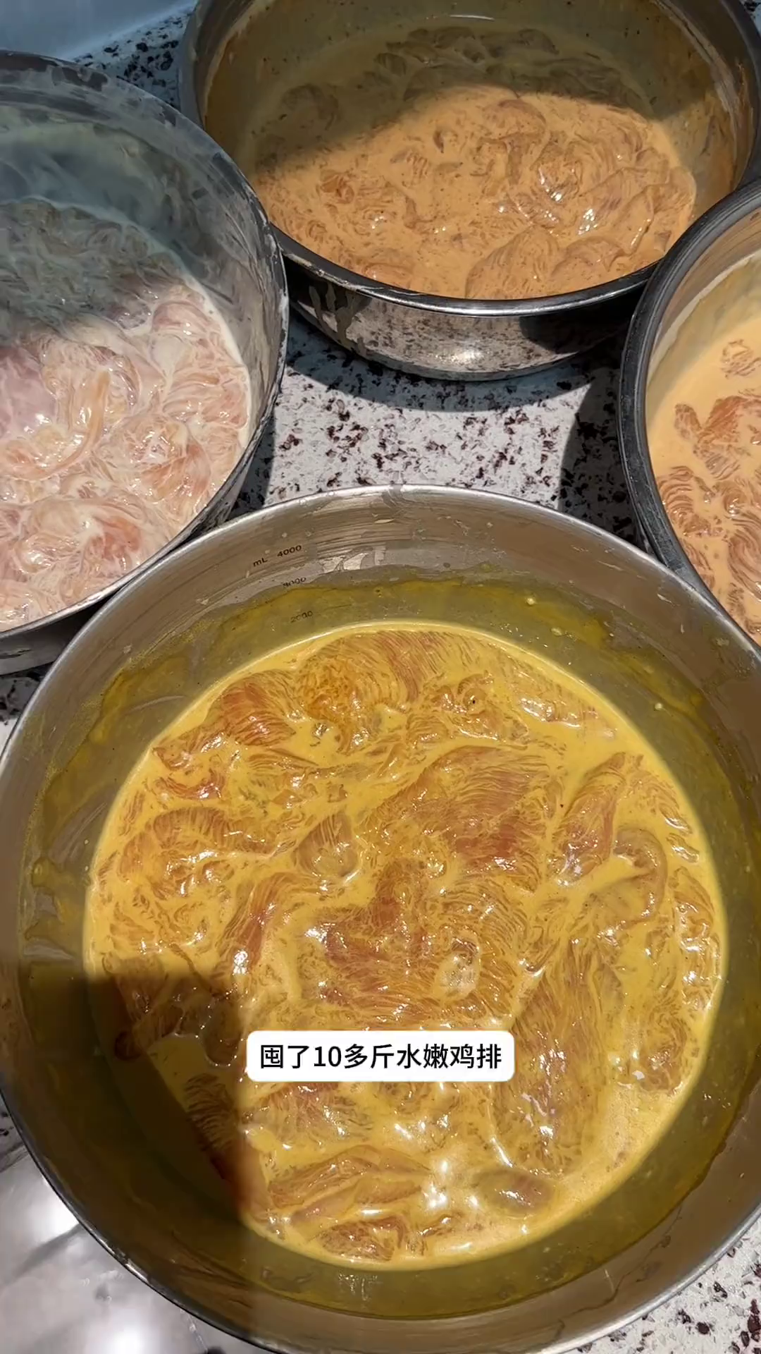 囤了四种口味的水嫩鸡排,一共十多斤,每天早上煎几片