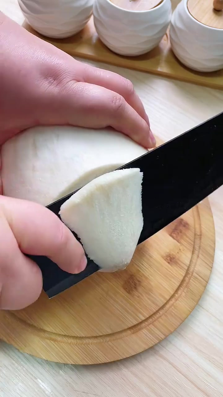 一招教你如何快速开椰子,喝椰汁吃椰肉