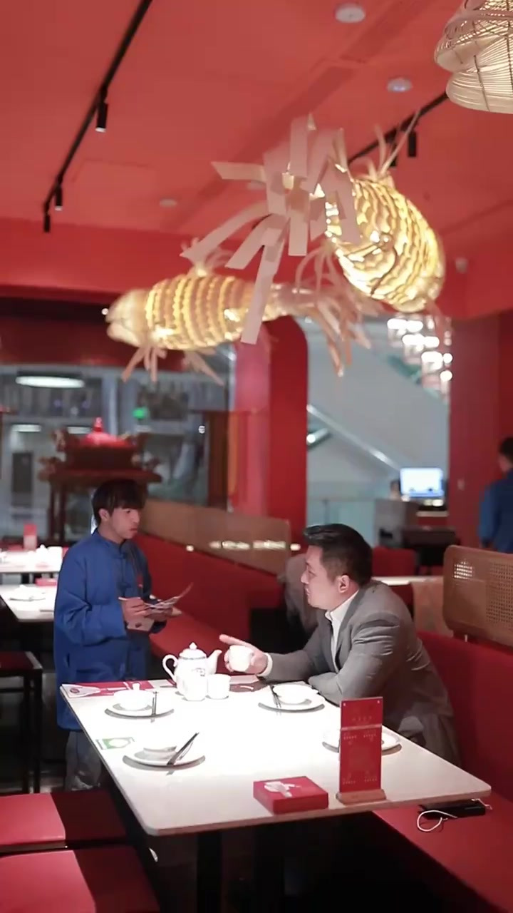 不管是哪个行业你对别人的态度非常重要!态度决定一切