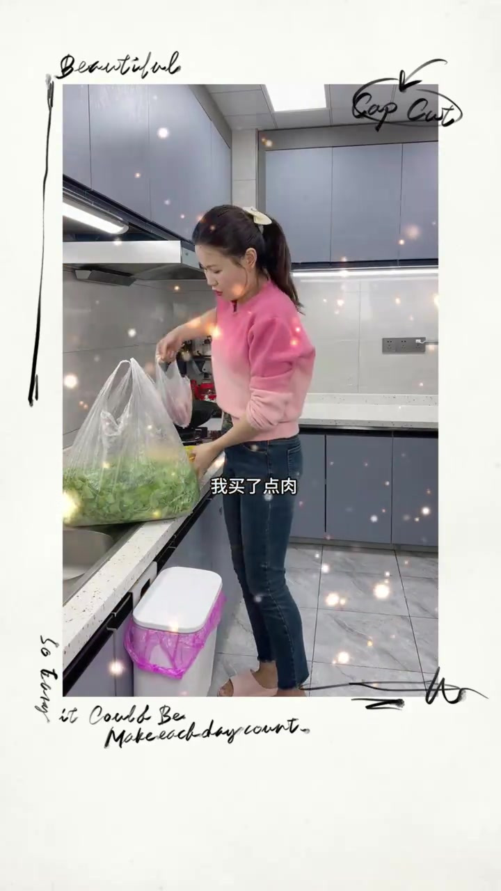 女儿同学过生日，全职妈妈做一桌晚餐