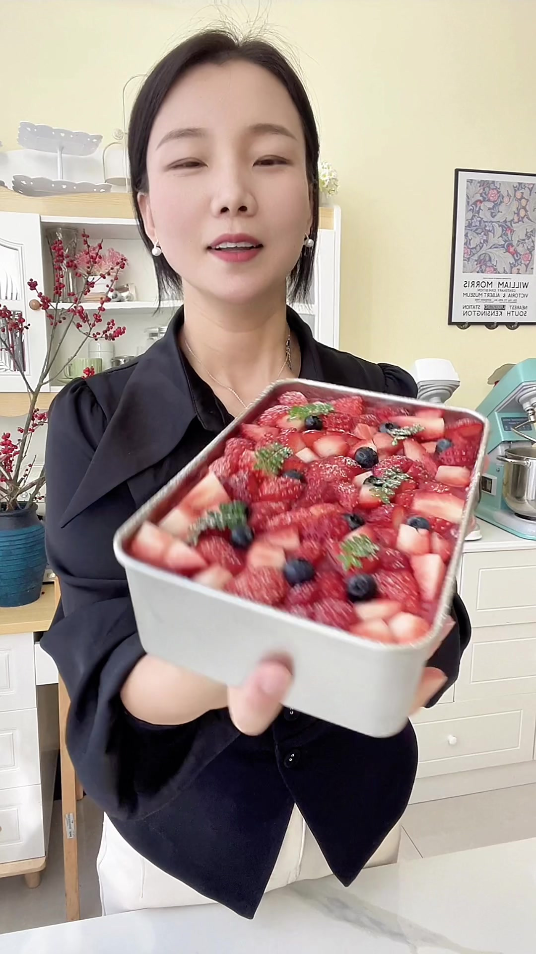 快点去做这个莓果提拉米苏