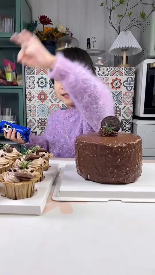 梦龙巧克力脆皮蛋糕，一口下去超满足满满巧克力