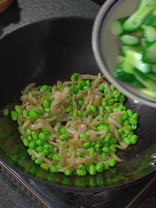 榨菜毛豆炒黄瓜的做法，爽口解腻好吃下饭