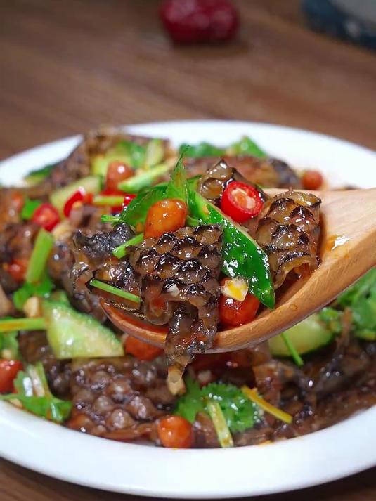 酸辣下酒的凉拌鱼皮