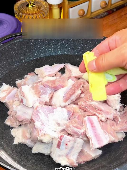 养气活血通经络,当归黄芪炖羊肉手脚冰凉救星