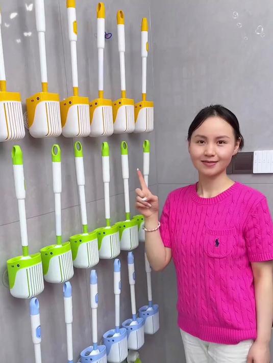 这款小鲸鱼马桶刷,加液设计清理各种缝隙边边角角,使用很方便