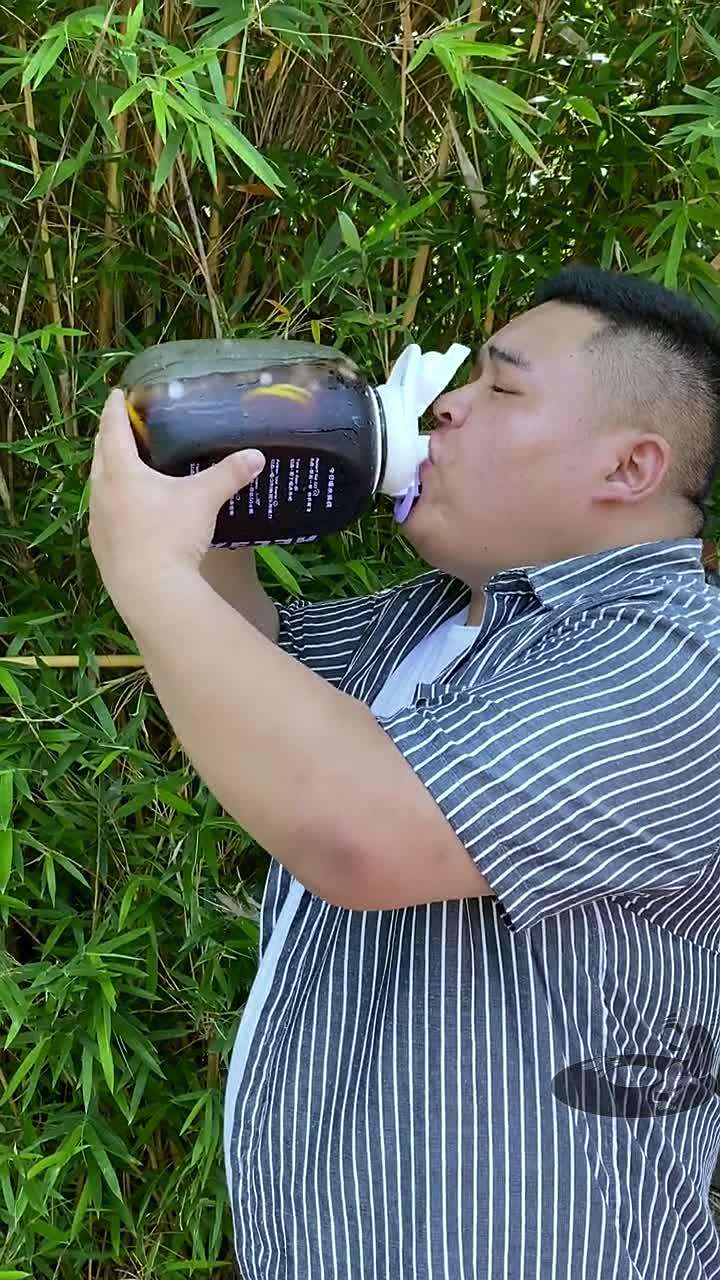 小时候炎热的夏天都有酸梅汤来解暑!.