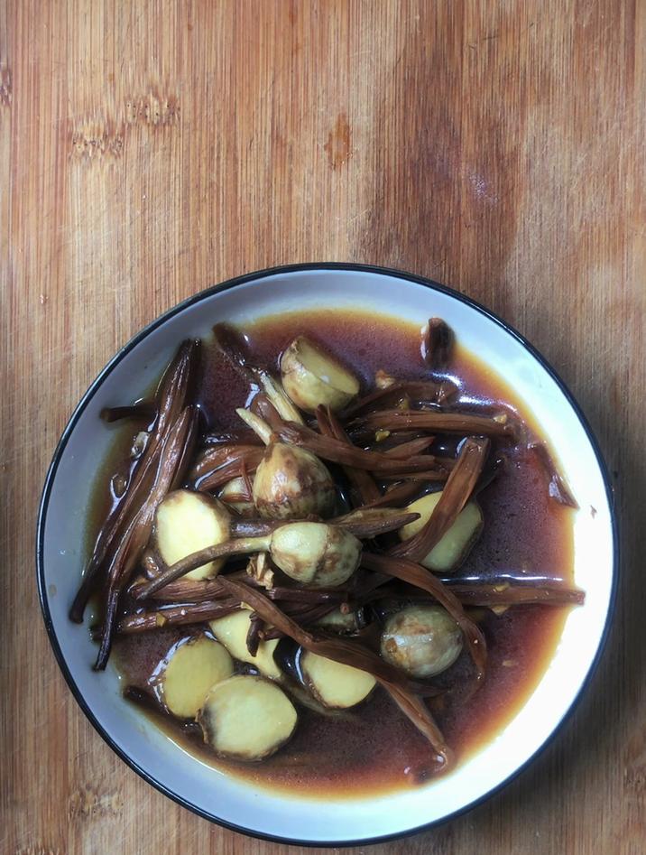 干黄花菜的家常做法大全,分享一道干黄花菜炒茨菇