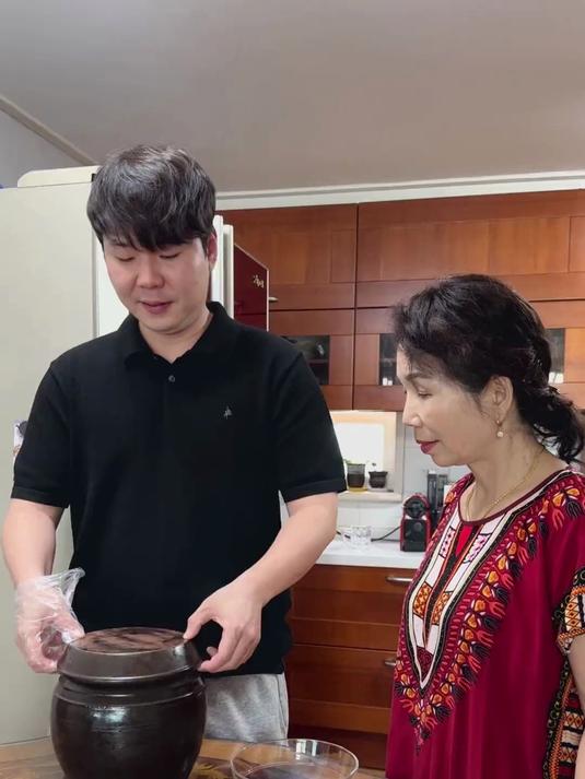 鱿鱼酱做好了～开饭啦!韩国普通家庭晚饭