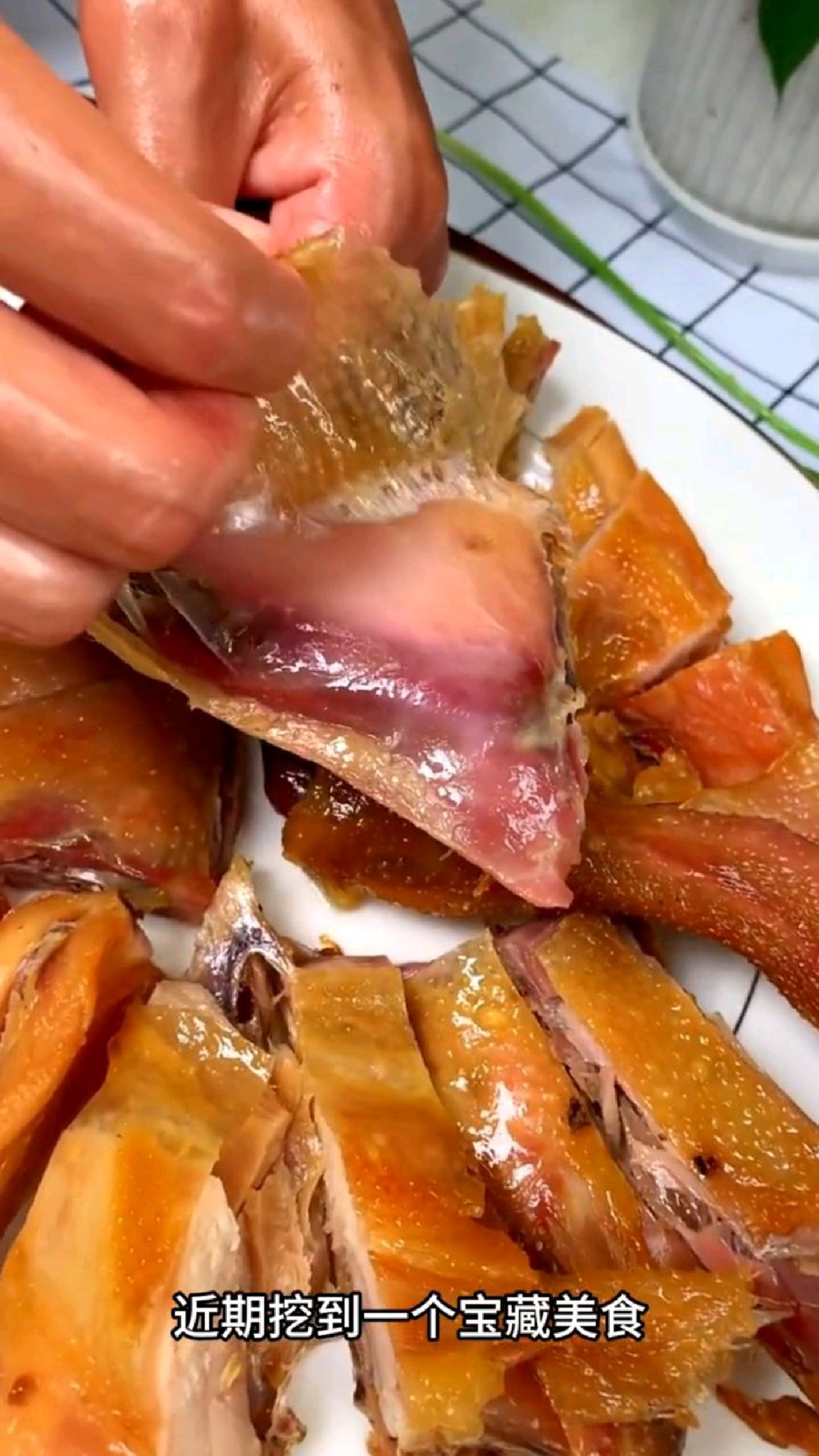 尝过荆门十里铺的风干鸡,才知道什么叫真正的美味!咸香鲜美,农家特色值得一试