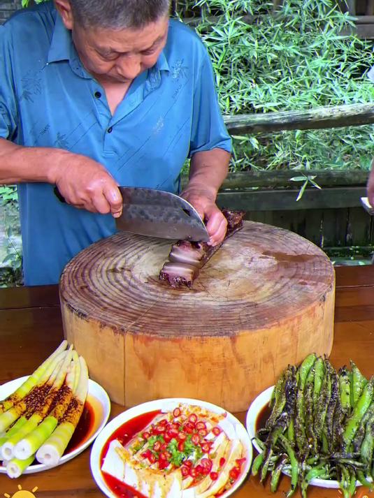 四川腊肉果木烟熏农家自制风干后腿肉二刀肉川味熏肉土猪肉
