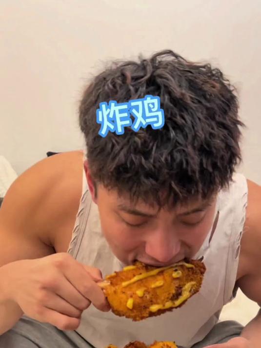 听说面包糠裹鞋垫都好吃，隔壁小孩都馋哭了