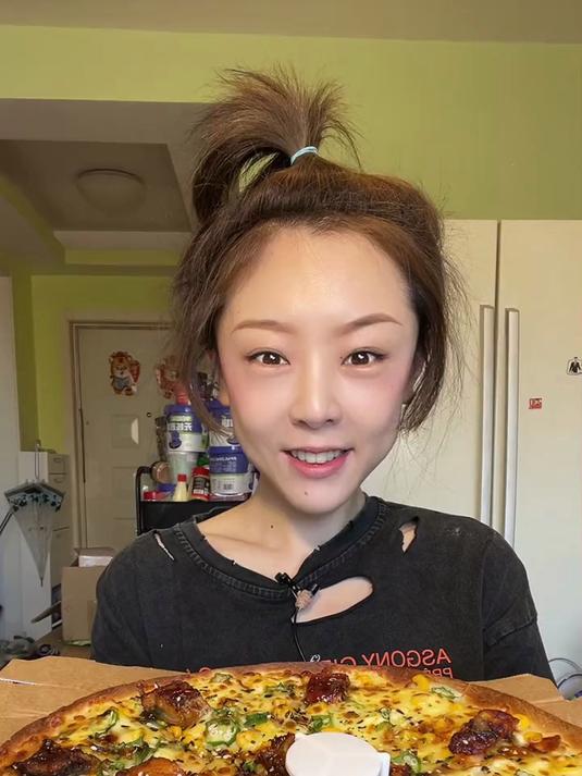 鳗鱼披萨蒲烧酱铺鳗片芝士拉丝咬开爆香超治愈