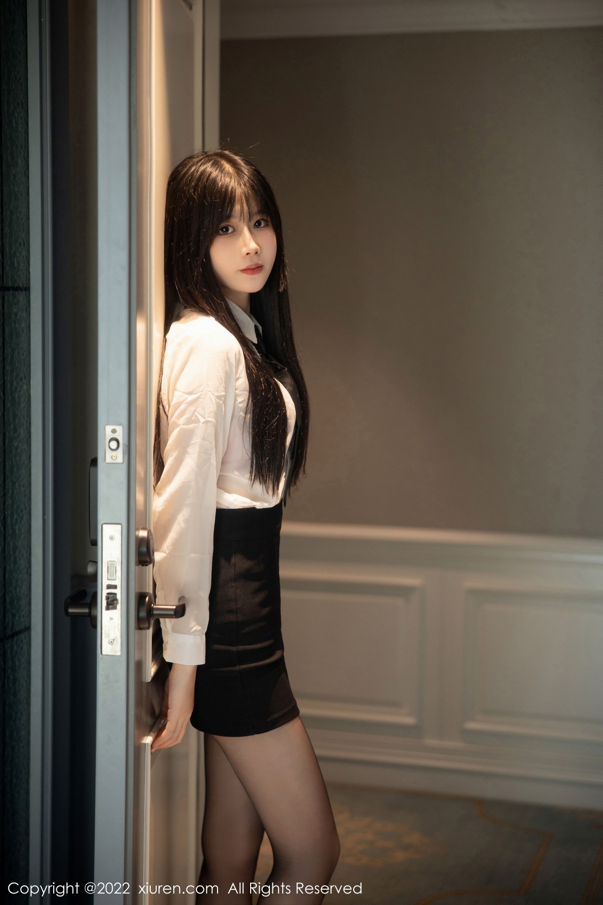 图片[2]-【XiuRen秀人网】2022.11.16 Vol.5861 77qiqi【79P】-六色网