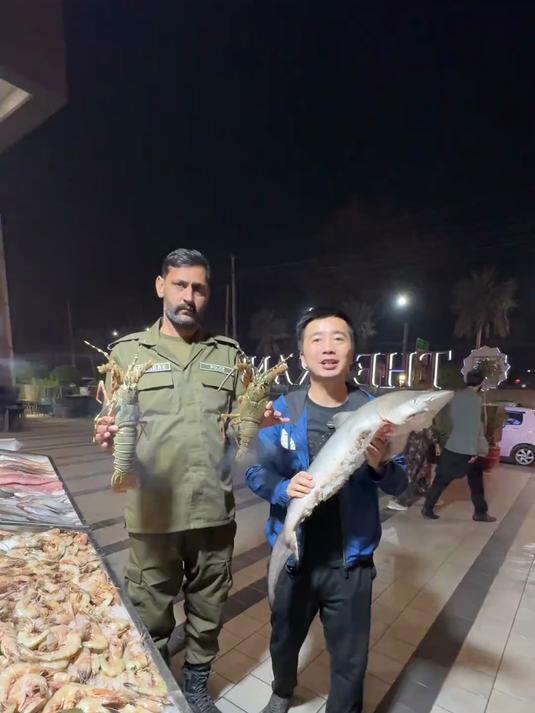 今天和我们市一把手秘书吃海鲜,你们说这个价格便宜还是贵