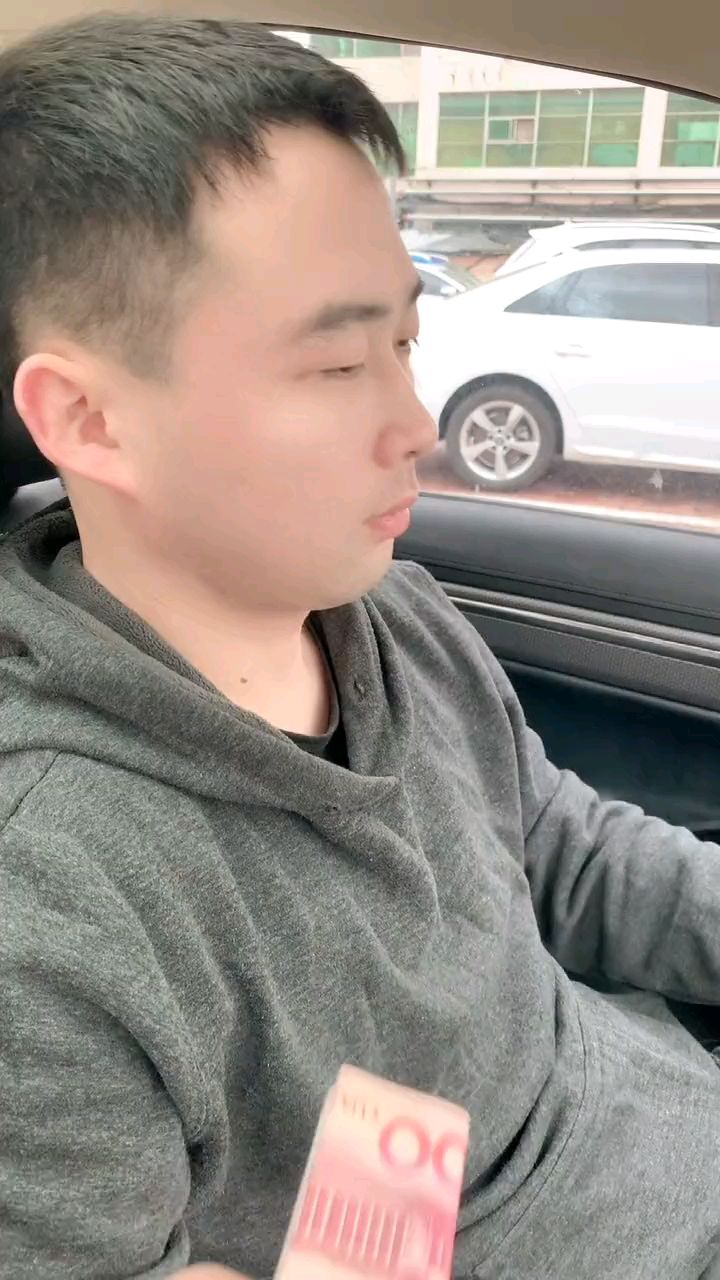 辛辛苦苦种的白菜,就这么被猪拱了!