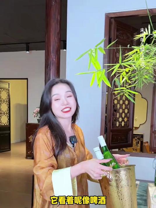 #白葡萄酒推荐#夏日微醺刚需！雷司令白葡萄酒，青苹果果香，冰镇更好喝，性价比拉满#微醺时刻