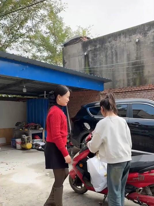 闺女花500多买了一件超级流行的面包服,你们看看好看吗?