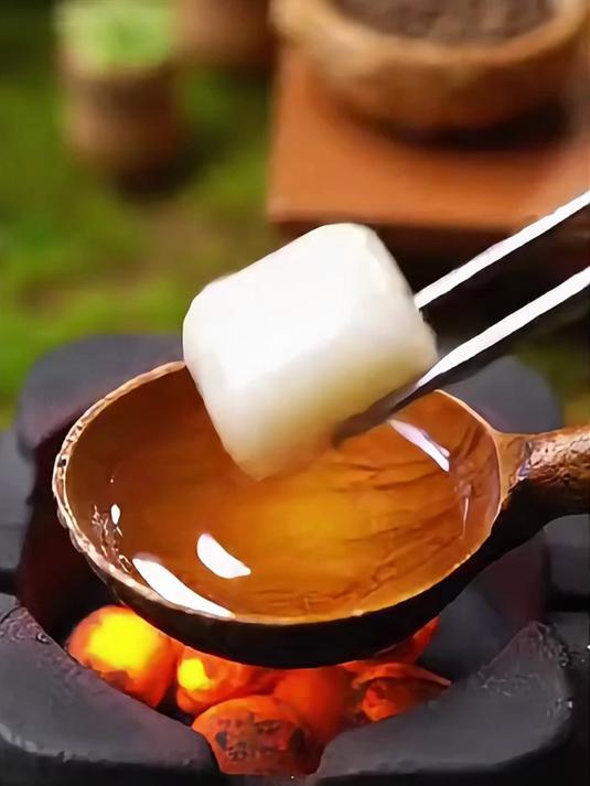 红糖糍粑篇_小人国的红糖糍粑,糍粑是指甲盖大的糯米块