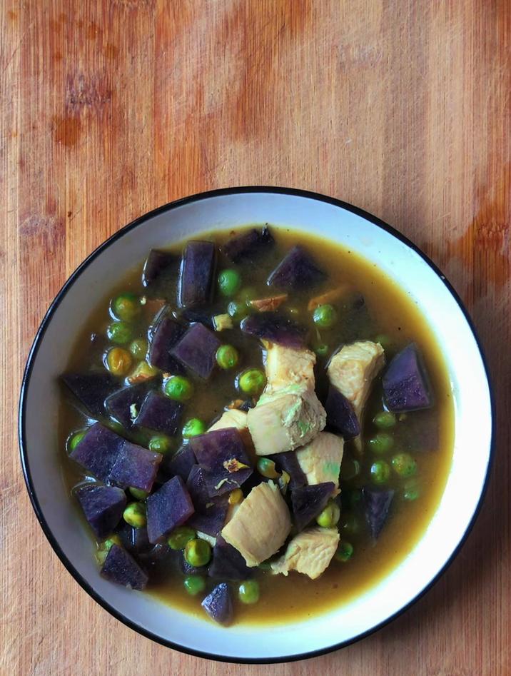 炖鸡肉正宗的做法,分享一道鸡肉炖紫土豆