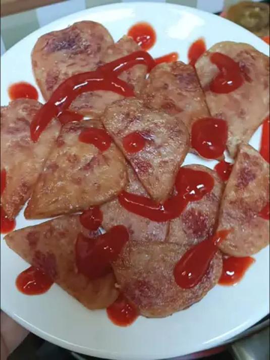 猪掌门午餐肉开卷啦!真空罐装,味道超棒,想尝吗?