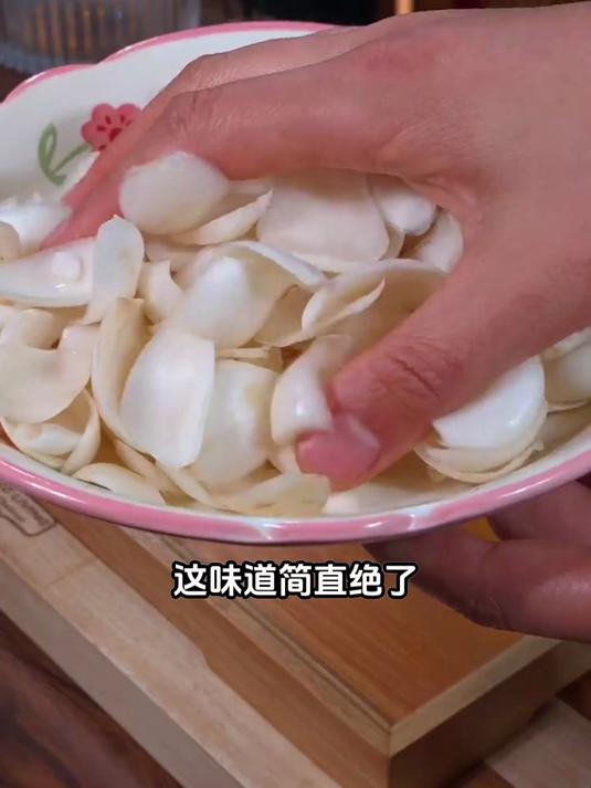 吃了水煮肉片的辣,不来盘百合炒西芹压一压燥?