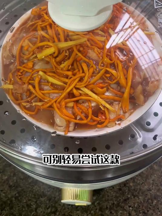 清煮虫草炖老鸭：清淡滋补，术后恢复好帮手
