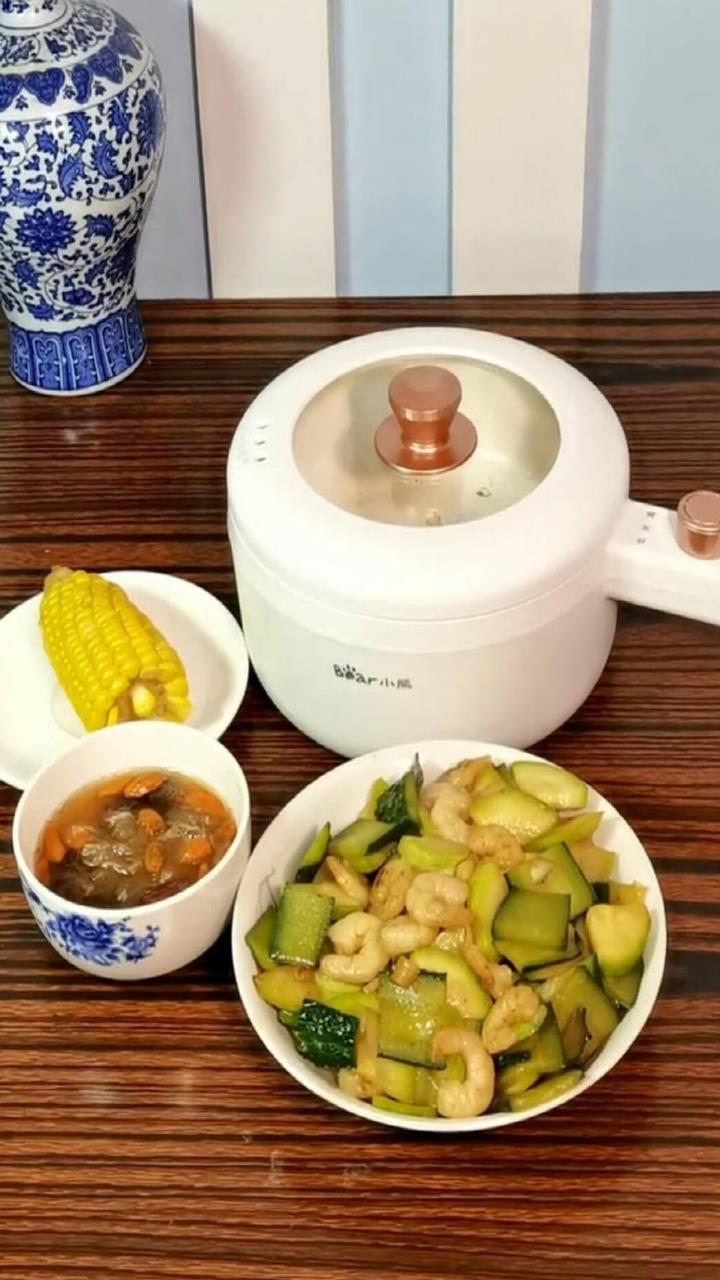 小熊电煮锅,是谁发明这么可爱的电锅,煎炒涮煮炖多用途长柄不粘锅